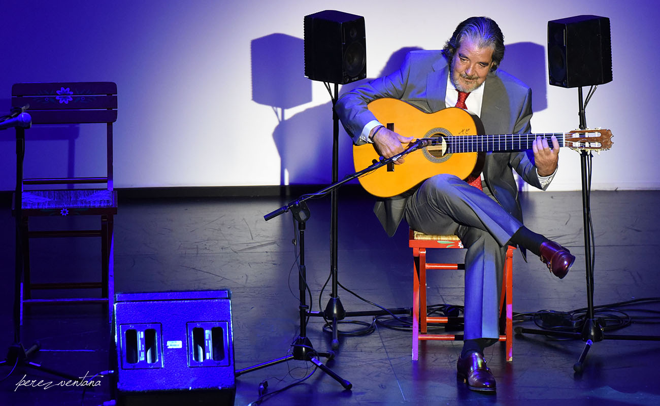 El guitarrista trianero Rafael Riqueni. Gala XXXII Compás del Cante, Box Cartuja. 29 Mayo 2019. Foto: Quico Pérez-Ventana