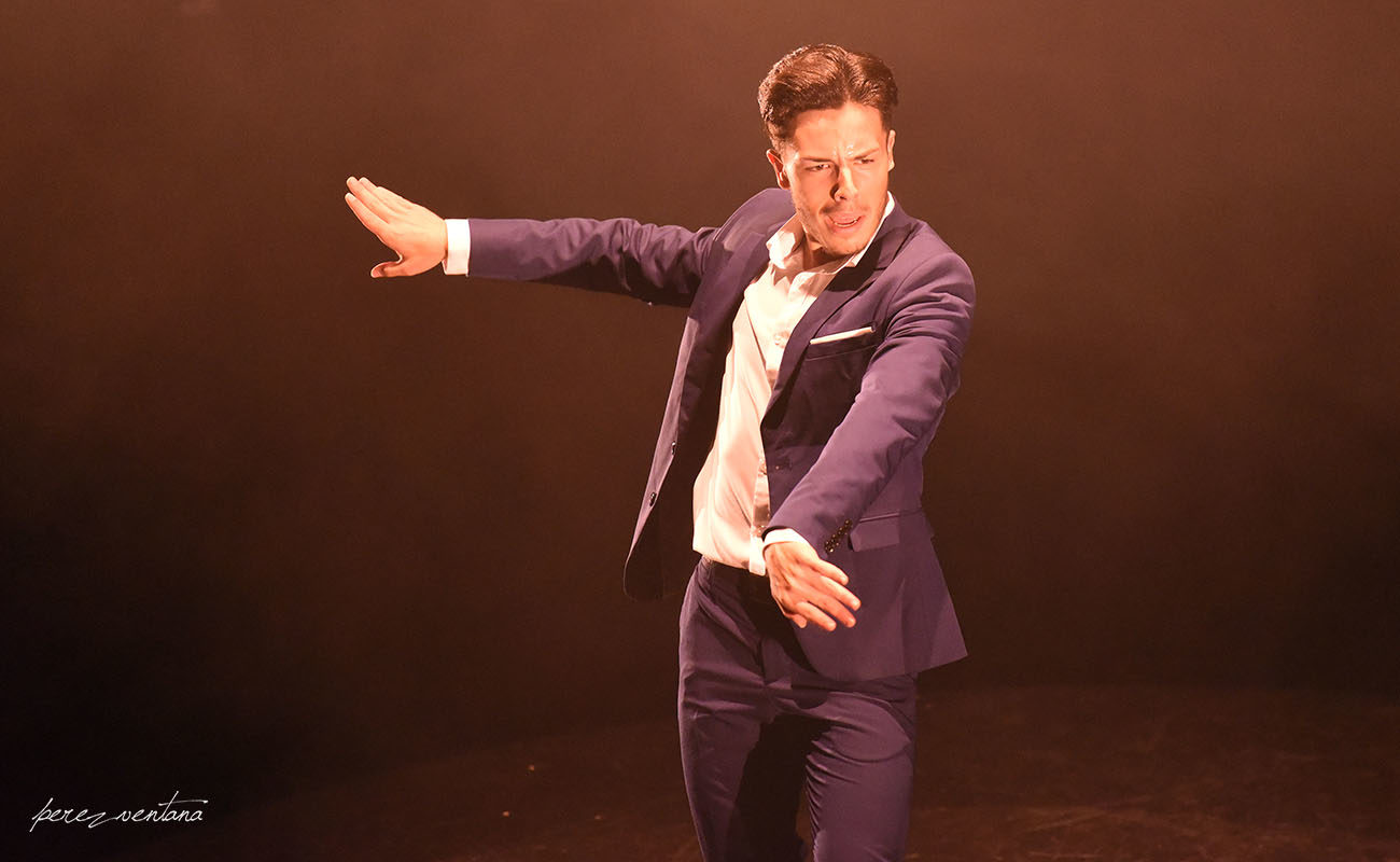 El bailaor Juan Tomás de la Molía. Gala de Ganadores del concurso Talento Flamenco, Fundación Cristina Heeren. Ciclo Flamenco Viene del Sur. Teatro Central, Sevilla. Foto: Quico Pérez-Ventana