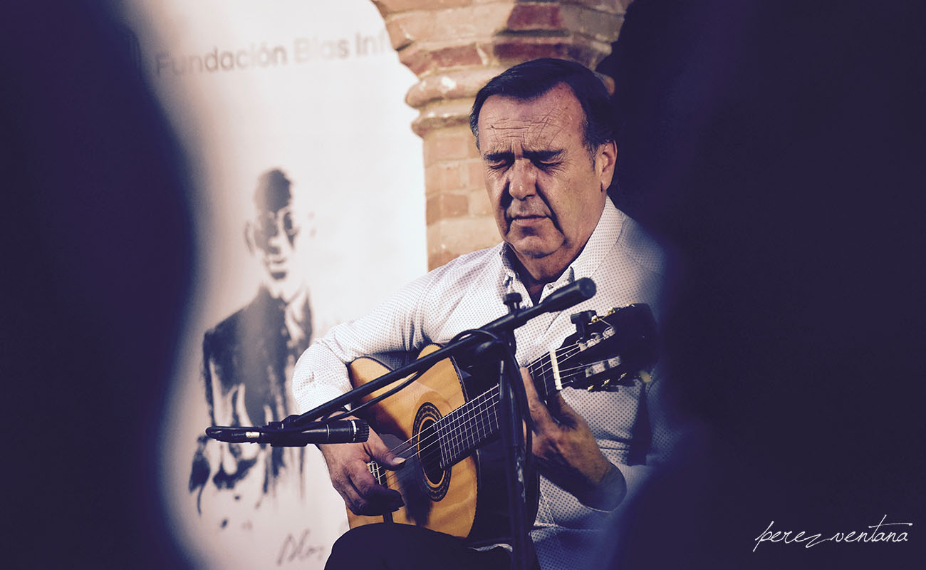 El guitarrista Manolo Franco. Ciclo Conocer el flamenco, Fundación Blas Infante (Sevilla). Foto: Quico Pérez-Ventana