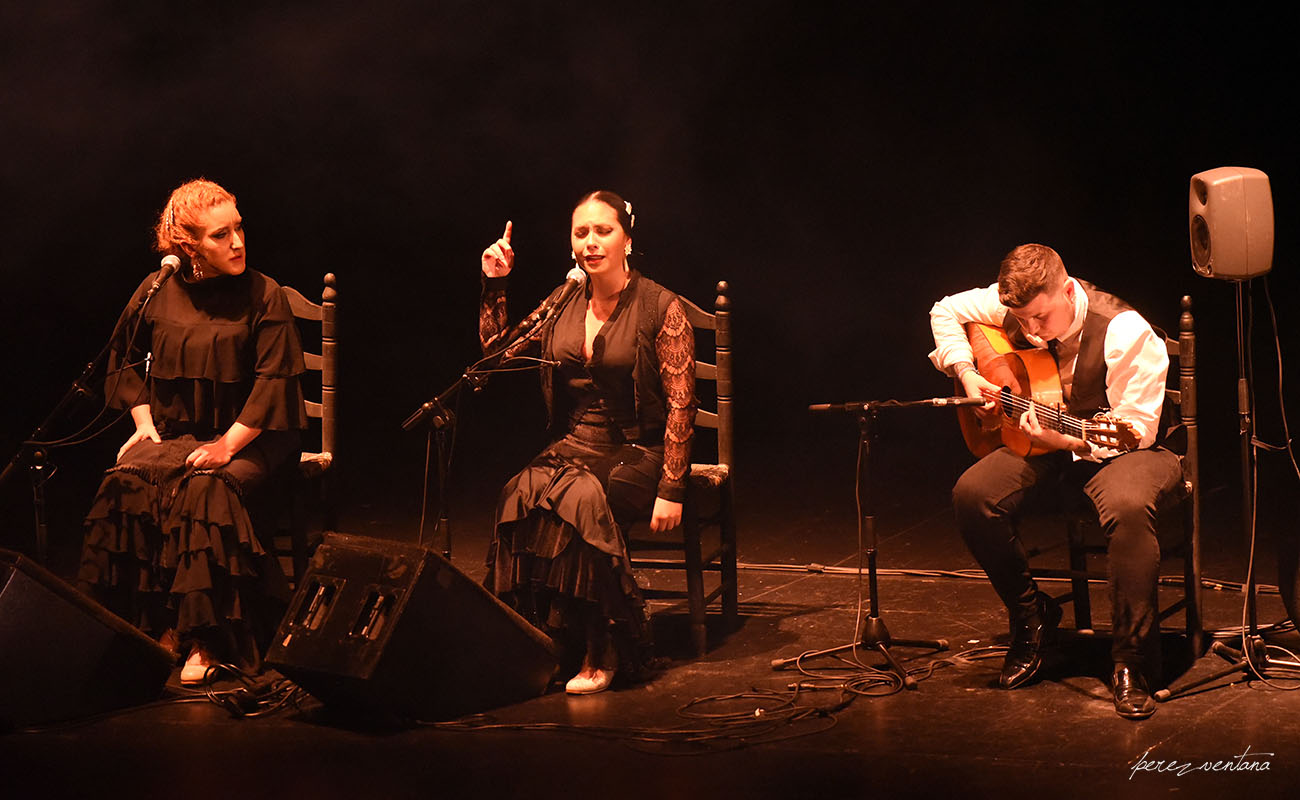 Rosa Linero, Marian Fernández y Martín Fayos. Gala de Ganadores del concurso Talento Flamenco, Fundación Cristina Heeren. Ciclo Flamenco Viene del Sur. Teatro Central, Sevilla. Foto: Quico Pérez-Ventana