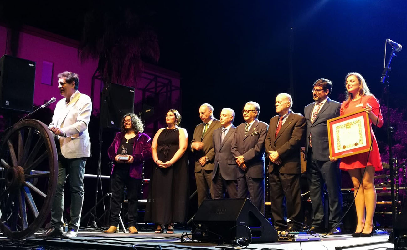 Homenaje a Raimundo Amador, presentación del periodista Rafael Cremades. LXIII Potaje Gitano de Utrera. 29 junio 2019. Foto: Carmen Arjona