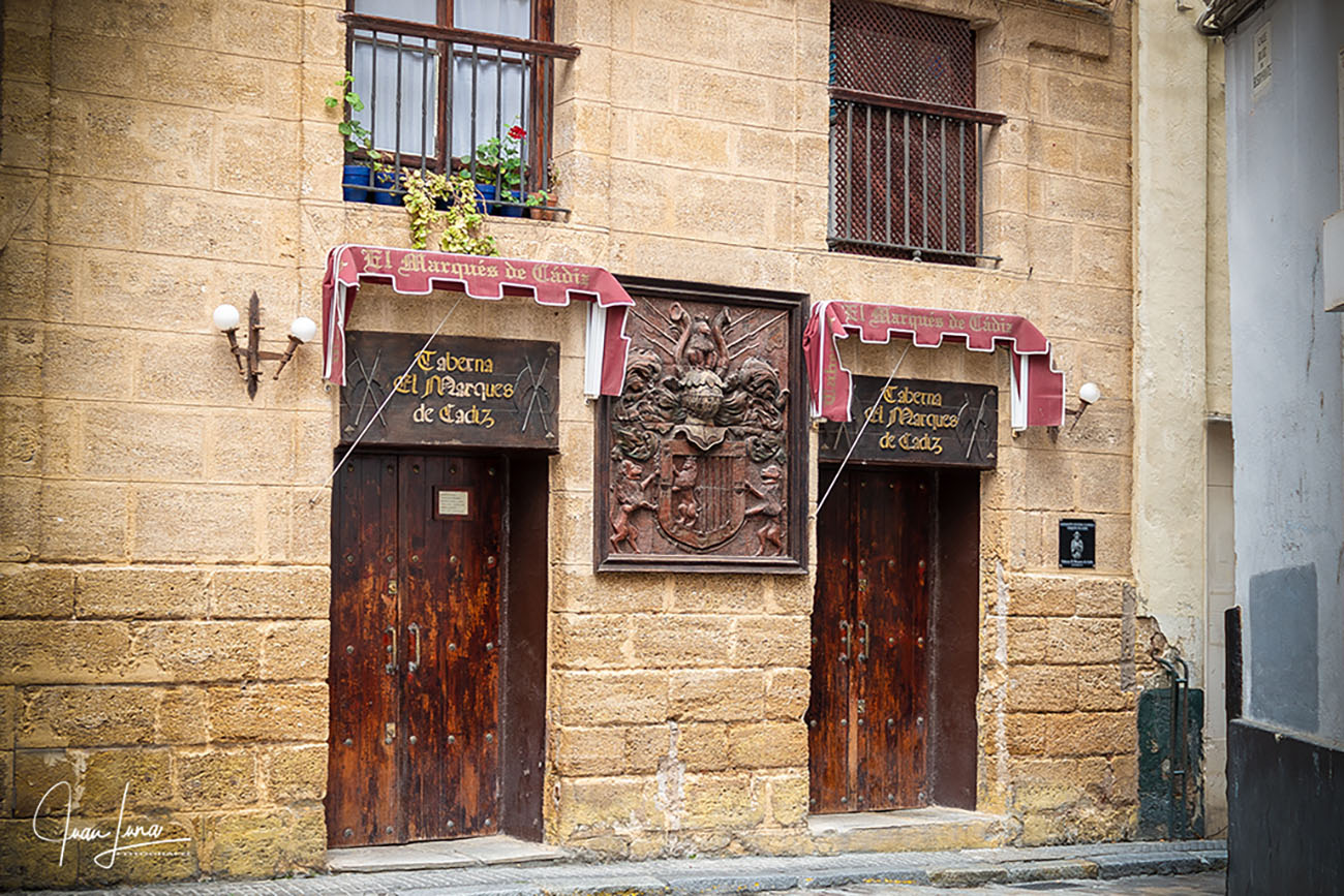 Fachada exterior de la Taberna del Marqués. Foto: Juan Luna