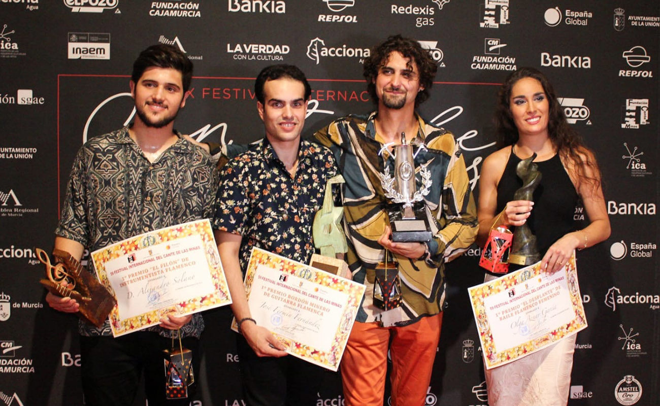 Ganadores de la Lámpara Minera 2019. De izqda a dcha, Alejandro Solano, José Fermín Fernández, Matías López El Mati y Olga Llorente. Foto: Festival Cante de Las Minas