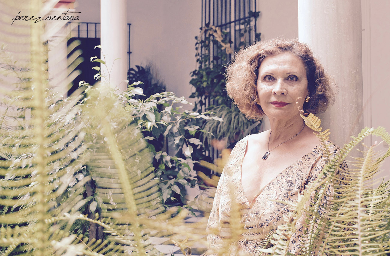 Merche Esmeralda at the house of her friend Inmaculada Bustos. San Isidoro Street, Seville. Photo: perezventana