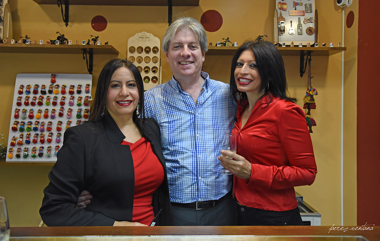 Jafelin and Mitch Helten, owners of ExpoFlamenco, with La Reina Gitana.