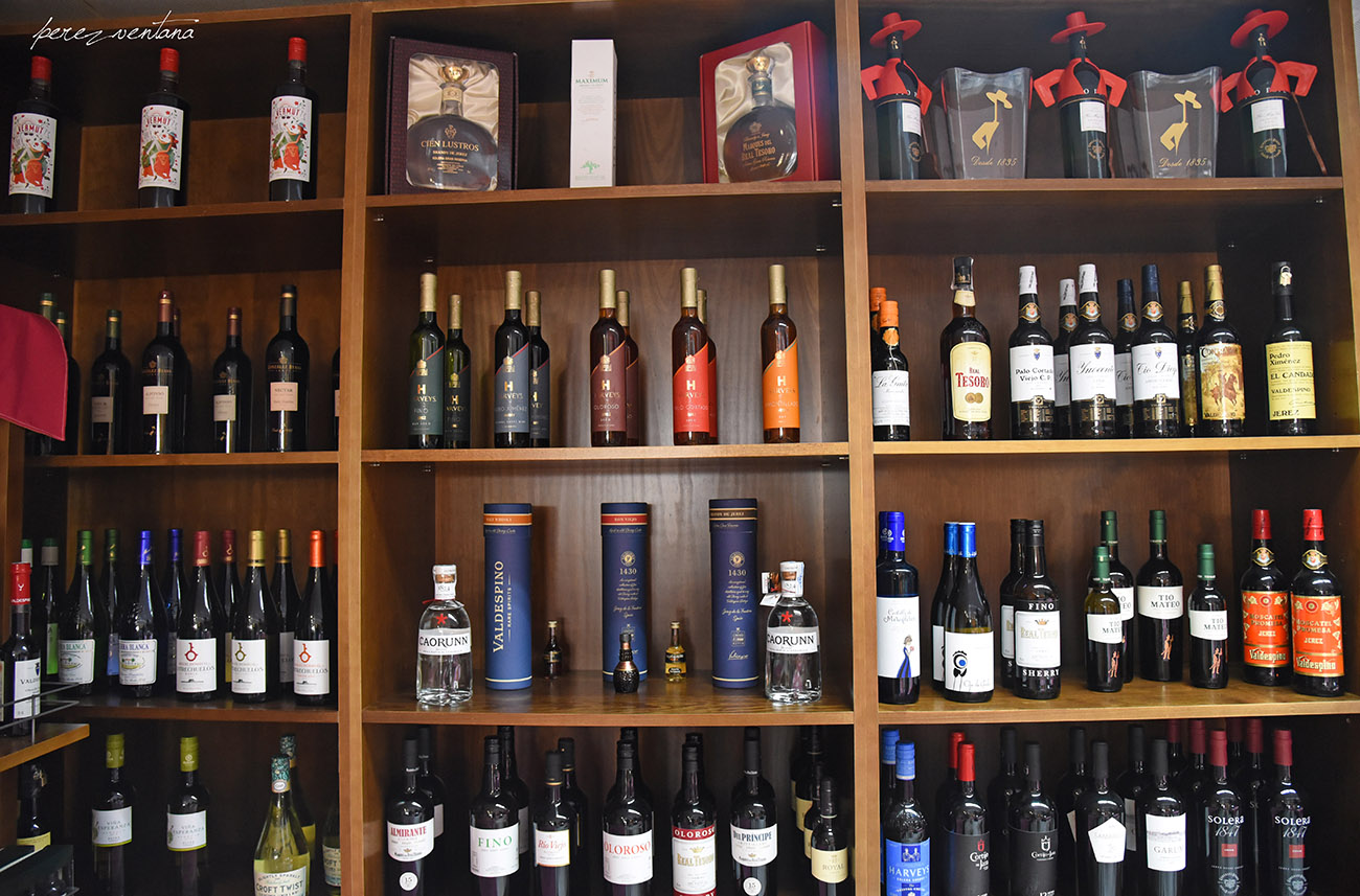 Wines of Jerez on the shelves of ExpoFlamenco Jerez, among many other flamenco and Andalusian products.