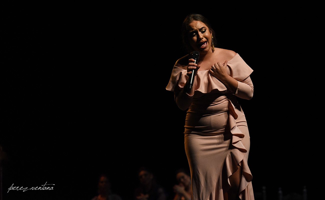 La cantaora María Terremoto. Homenaje a Carmelilla Montoya. Fibes Sevilla, 5 diciembre 2019. Foto: perezventana