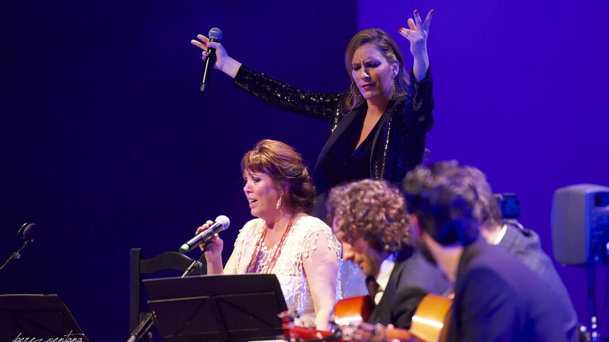 María Toledo declara su amor a Lole. Homenaje a Lole Montoya. Cartuja Center, Sevilla. 8 marzo 2020. Foto: perezventana