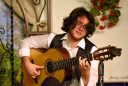 El joven guitarrista David de Arahal, un fiera. Peña Flamenca Torres Macarena. 13 jun 2020. Foto: perezventana