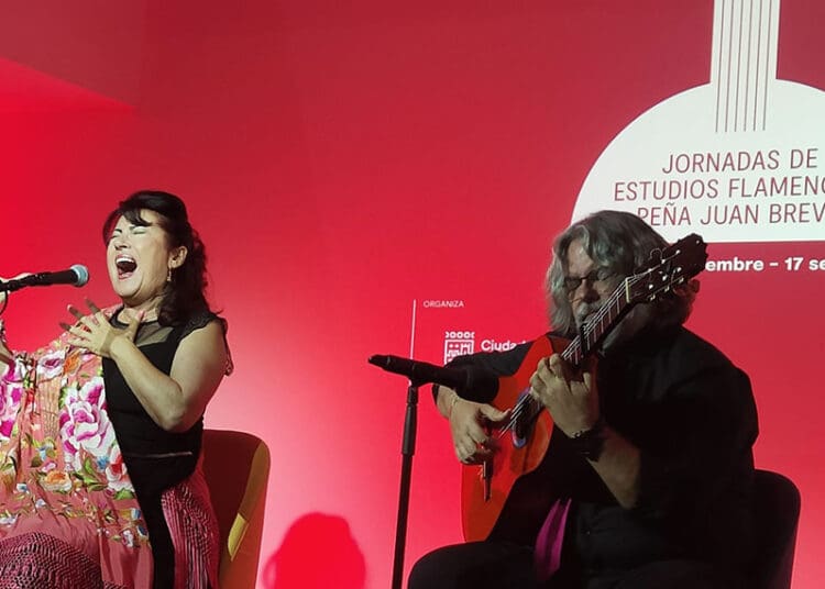 Antonia Contreras y Juan Ramón Caro. Jornadas de Estudios Flamencos de la Peña Juan Breva de Málaga. Centro Cultural La Malagueta. 17 sep 2024. Foto: Lourdes Gálvez del Postigo