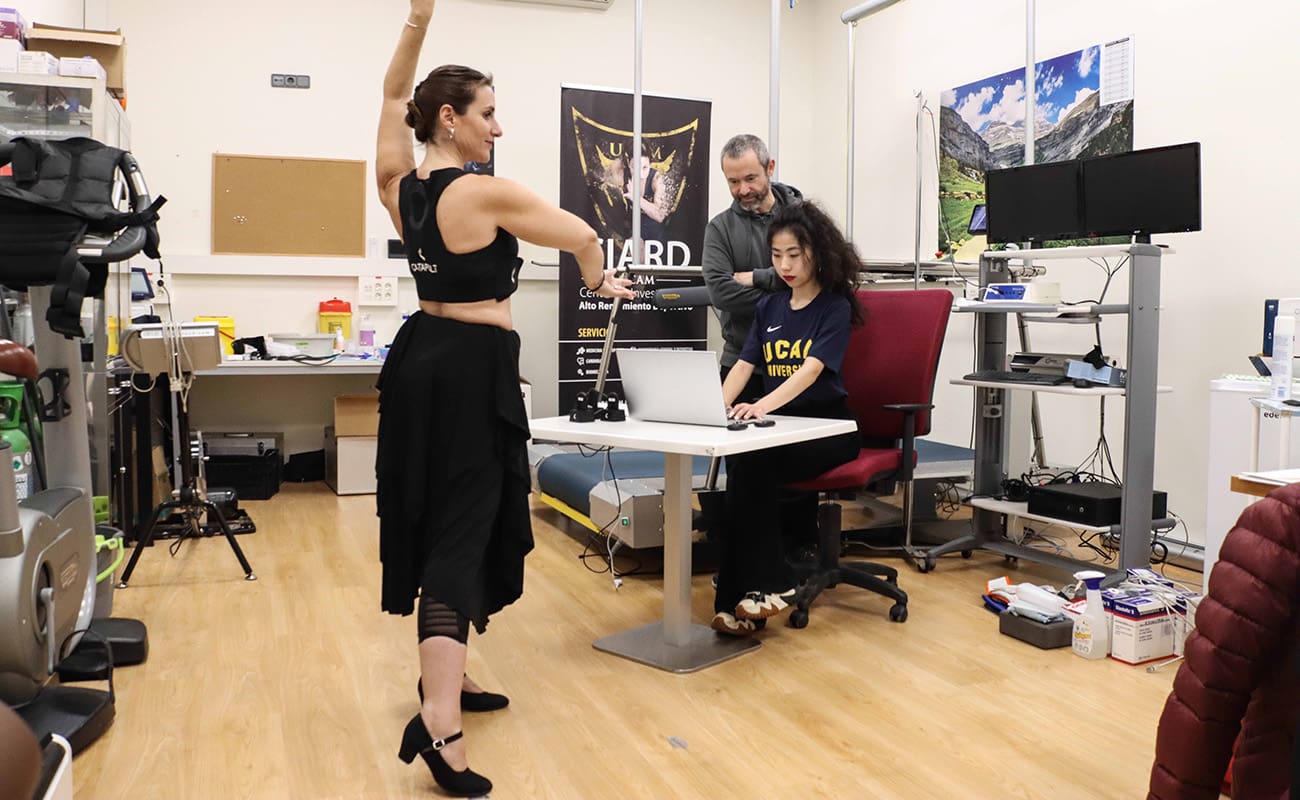 Una investigadora china busca combatir las lesiones en el flamenco