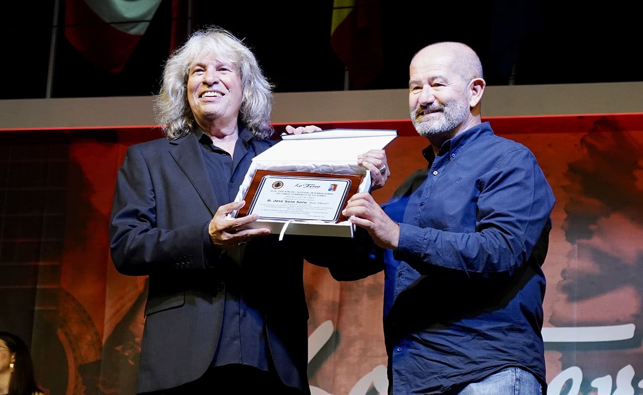 Lo Ferro une su alma a Jerez con el cante de José Mercé y La Macanita