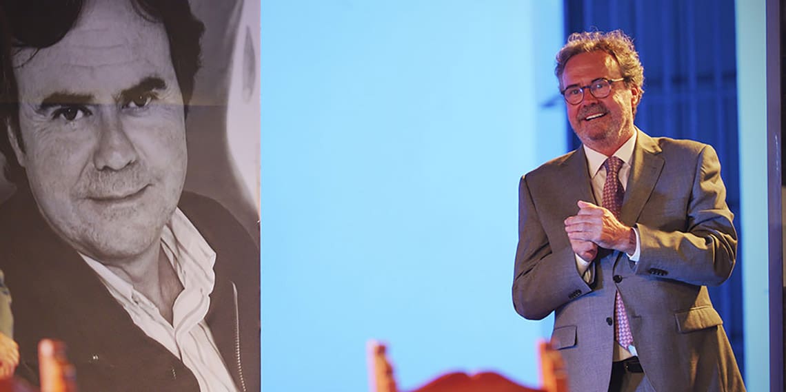 Manuel Curao se corta la coleta (I)