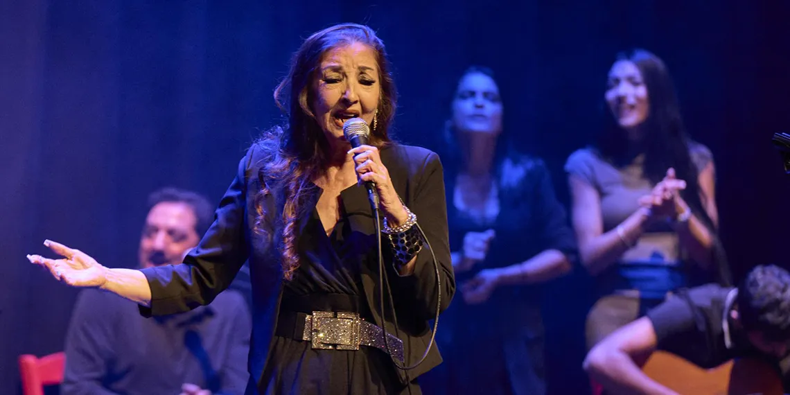 Carmela Muñoz Barrul, de Las Grecas, actúa en un concierto homenaje de Miradas Flamenkas
