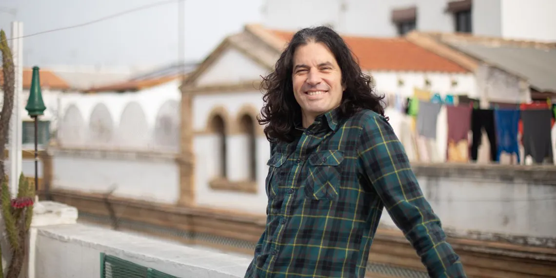 El guitarrista ilicitano José Torres. Foto: Galería 64.