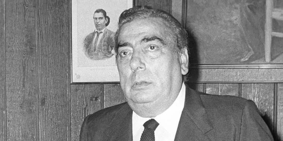 Honores a Manolo Caracol en El Torero