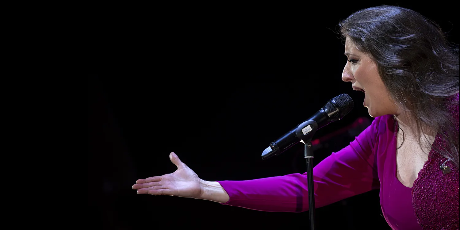 La cantaora onubense Argentina. Teatro Cervantes, Málaga. 30 marzo 2025. Foto: Daniel Pérez