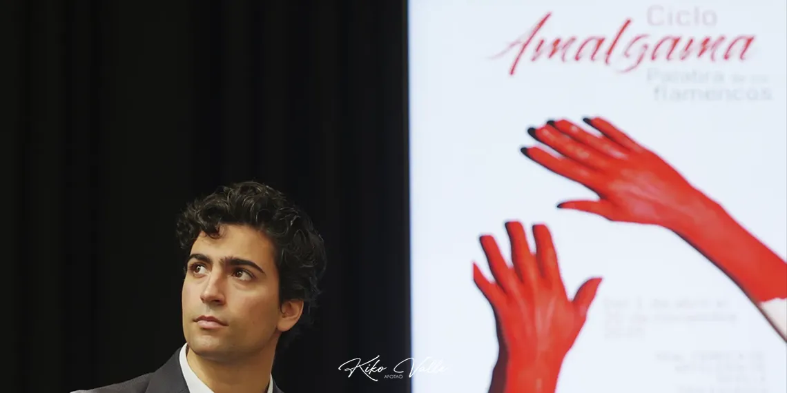 Luis Ybarra, director de la Bienal de Sevilla. Presentación del ciclo Amalgama. Real Fábrica de Artillería de Sevilla. 18 marzo 2025. Foto: Kiko Valle