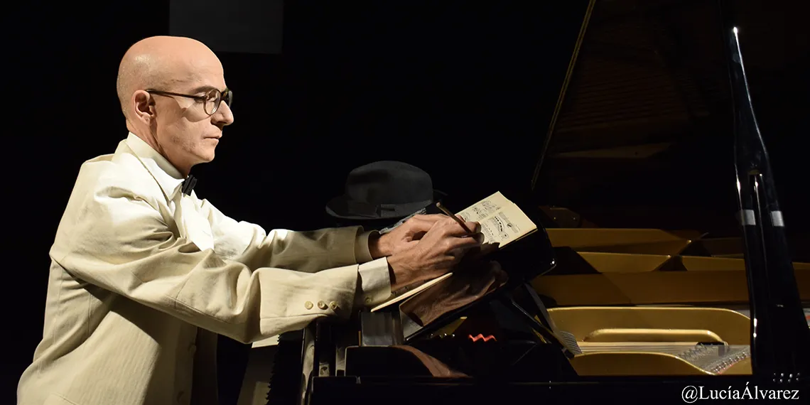 Falla, al piano. 'Amores brujos', de Lucía Álvarez. Foto: Lucía Álvarez