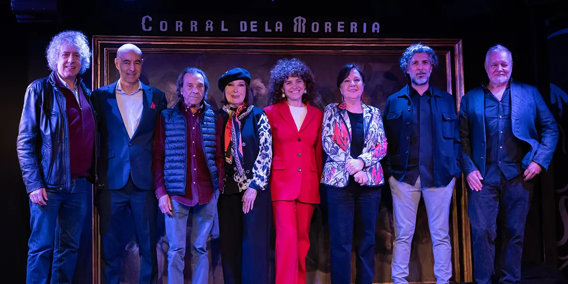 Presentación del III Festival Bierzo al Toque. José Manuel Gamboa, Juan Manuel del Rey, Pepe Habichuela, Blanca del Rey, Concepción Fernández Díez, Carmen Linares, Arcángel y Miguel Morán.
