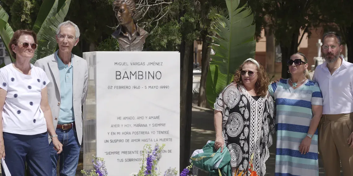 Inauguración del Rincón Bambino. Cementerio de Utrera, Sevilla. Foto: Kiko Valle
