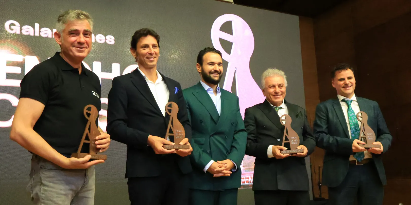 Ganadores de los premios Pencho Cros. Foto: Las Minas