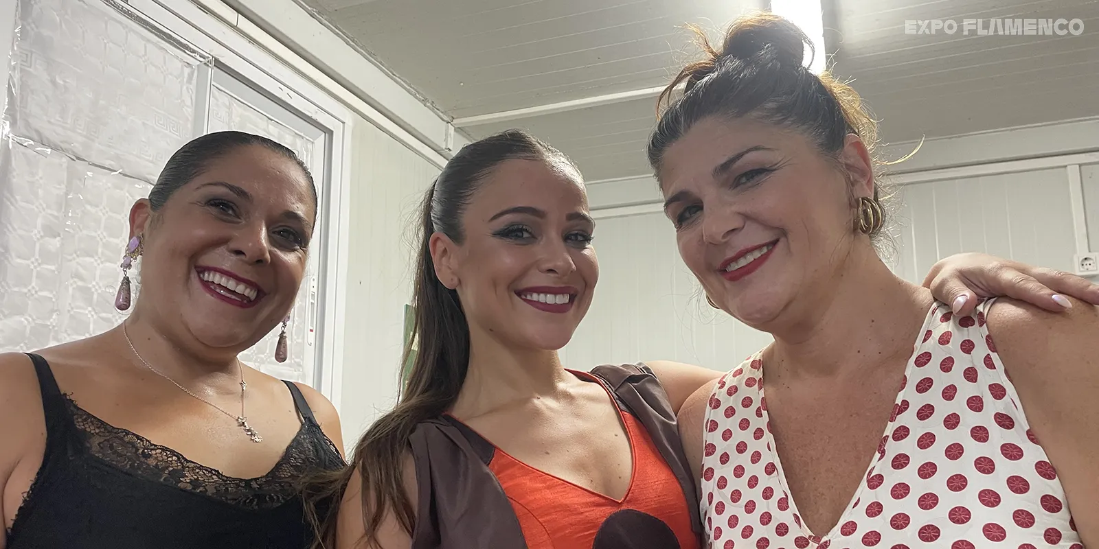 Pilar La Gineta, Macarena Ramírez y Anabel Rivera. Fiesta de la Parpuja. Plaza Mayor, Chiclana (Cádiz). 12 sep 2025. Foto: Juan Garrido