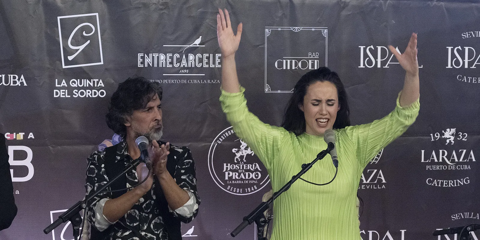 Rocío Luna y Arcángel. Ciclo Café Cantante en Café del Río, Sevilla. Foto: Tomás Díaz Japón