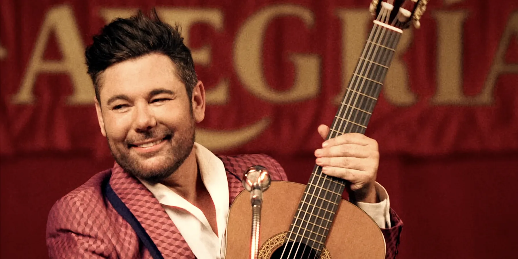 El espíritu navideño de Miguel Poveda