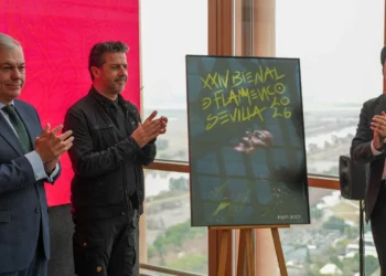 José Luis Sanz, Emilio Morenatti y Luis Ybarra. Presentación del cartel de la XXIV Bienal de Flamenco de Sevilla. Foto: Ayto Sevilla