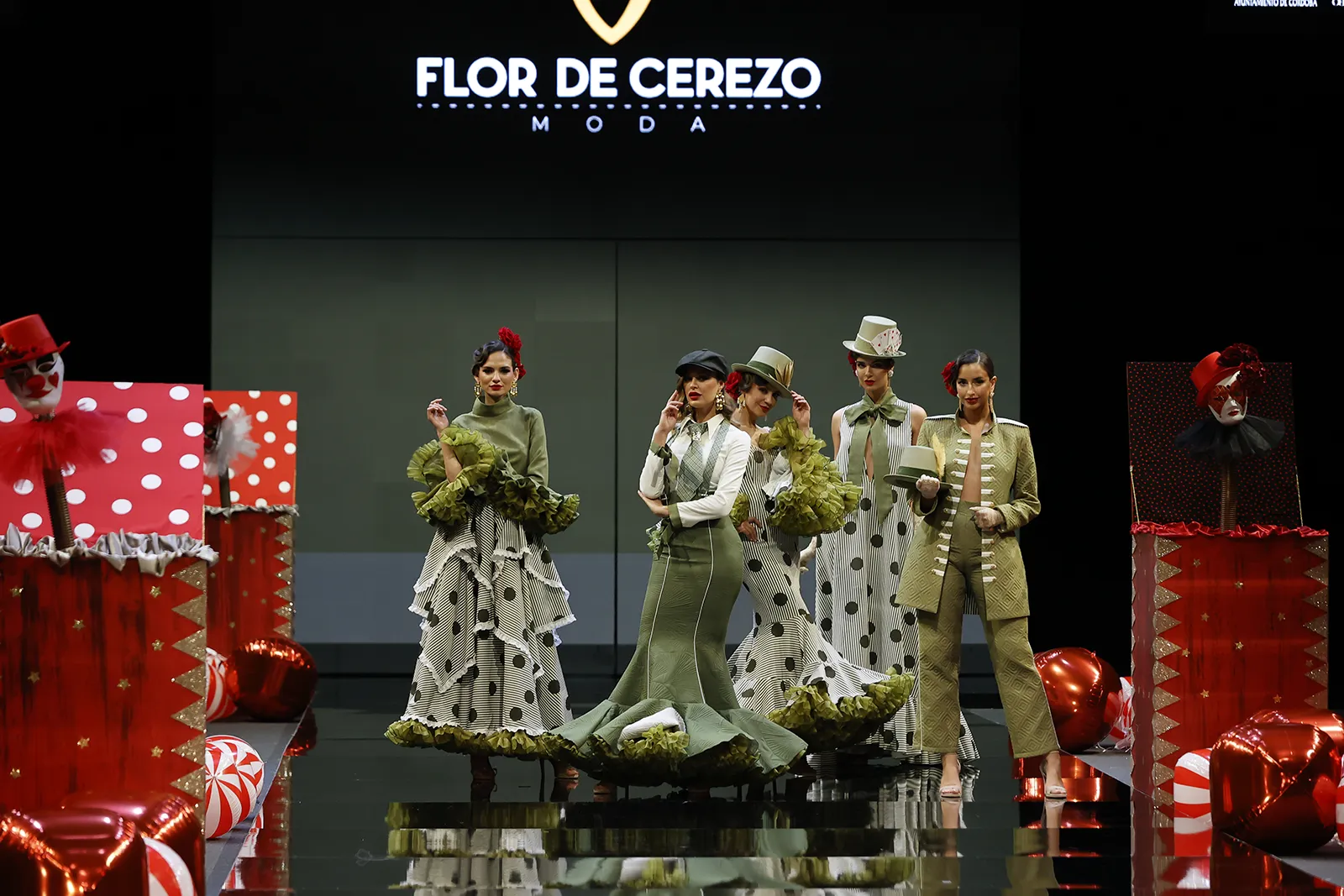 Desfile Flor de Cerezo. Simof 2025. Foto: Chema Soler