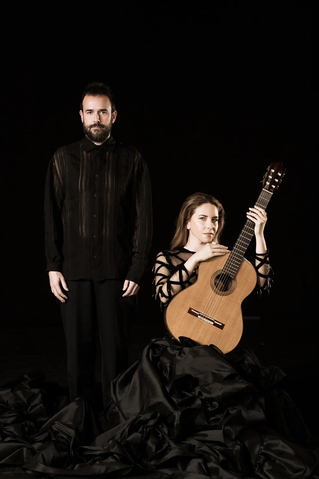 Rocío Márquez y Pedro Rojas Ogáyar, en una imagen promocional de 'Himno vertical'. Foto: Alejandro Cayetano