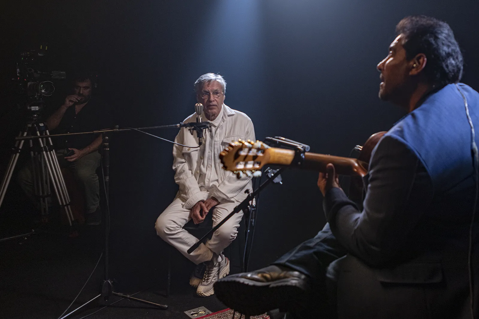 Niño Josele y Caetano Veloso. Imagen promocional de 'Bajañí'.