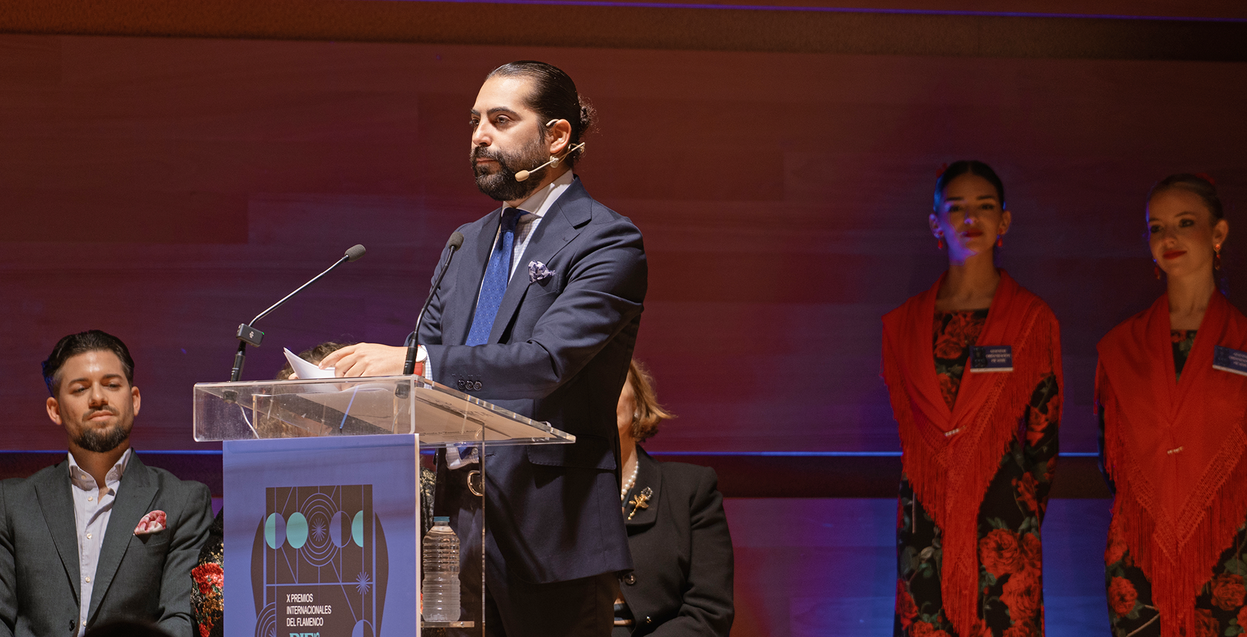 Juan Garrido, presentador de los X Premios Internacionales del Flamenco 'Silverio Franconetti'. Palacio de Congresos de Cádiz. 16 nov 2025. Foto: Angélica Montañés