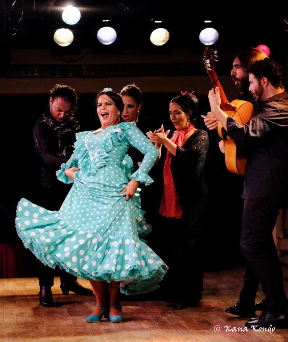 La bailaora María Moreno, en el tablao flamenco Garlochi. Foto: Kana Kondo web Savytokyo
