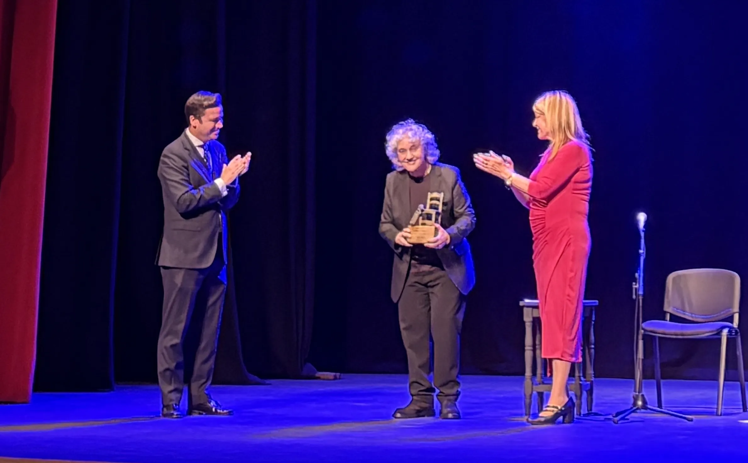 Mayte Martín, recibiendo el Premio Ciudad de Huelva 'Paco Toronjo'. Foto: Jesús Naranjo