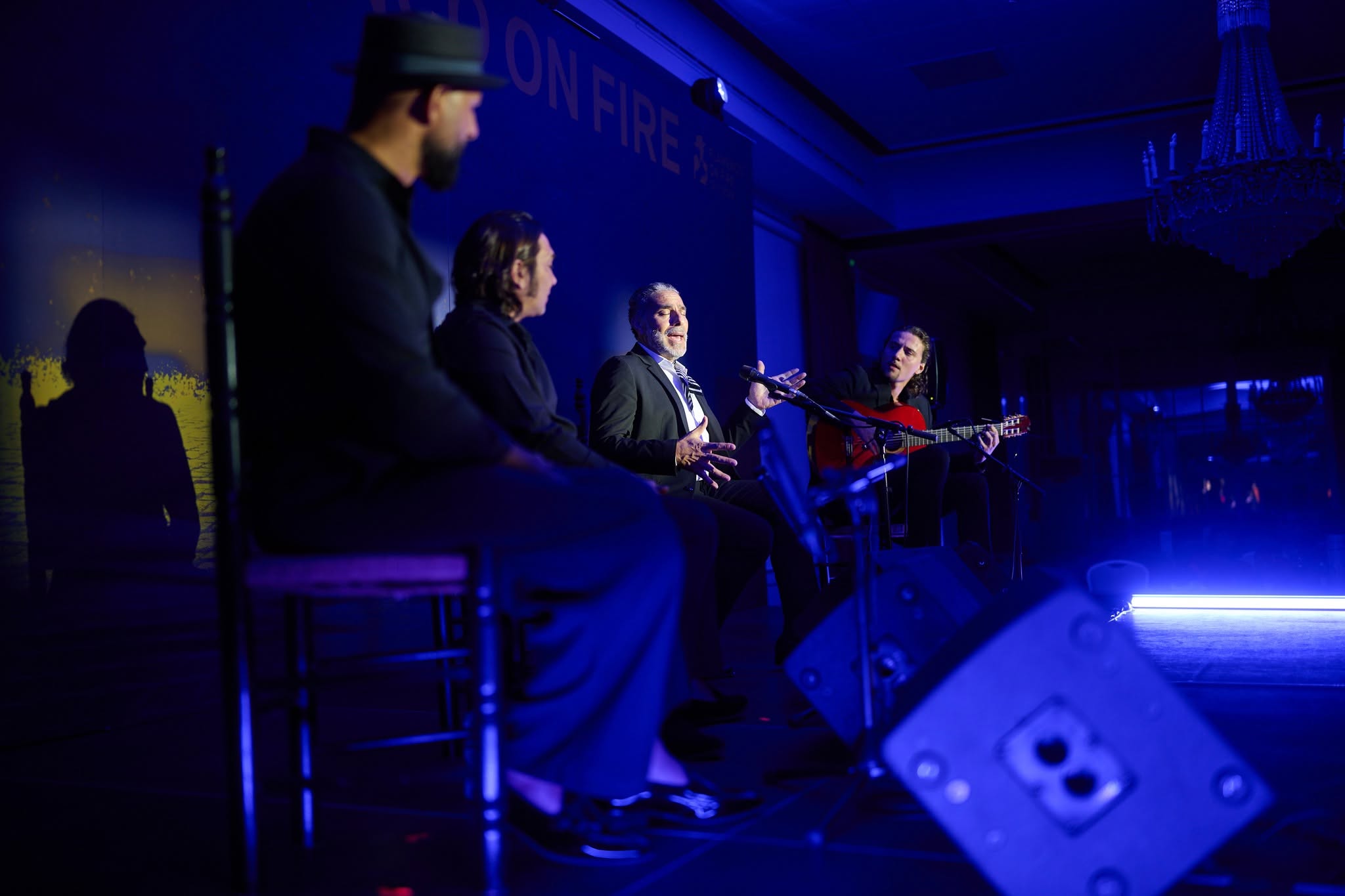 Pedro El Granaíno con Gabriel Lorente, y los populares Pescao y Cristóbal Santiago en las palmas. Foto: FOF