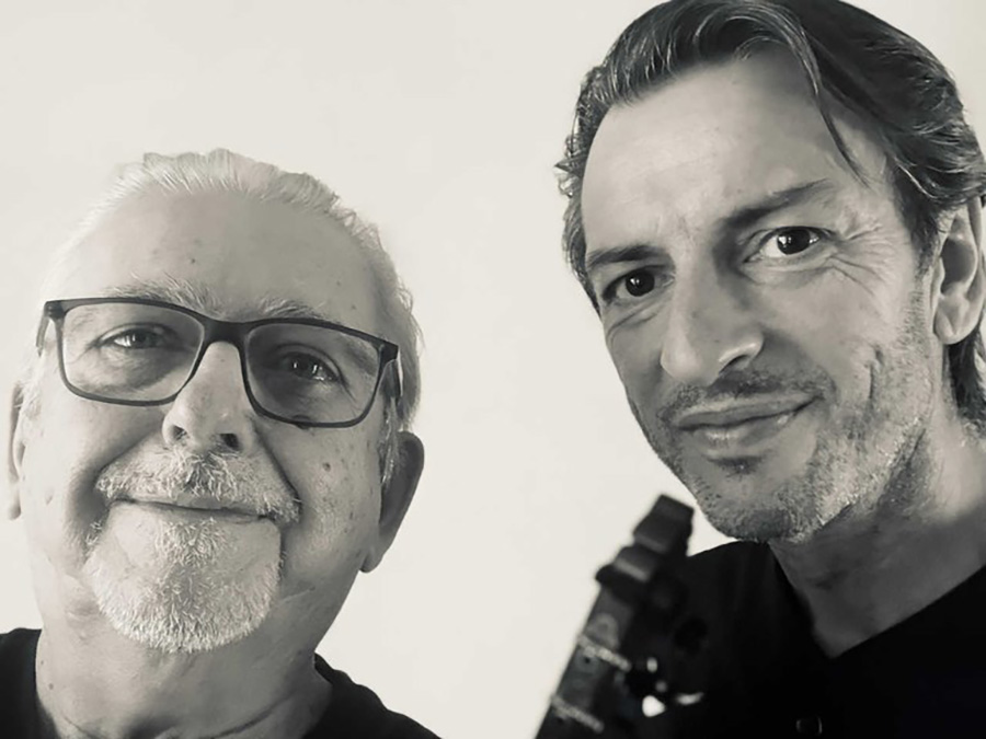 Manuel Imán y Manuel de la Luz: 'Manos que hablan'. Foto: web Bienal de Sevilla