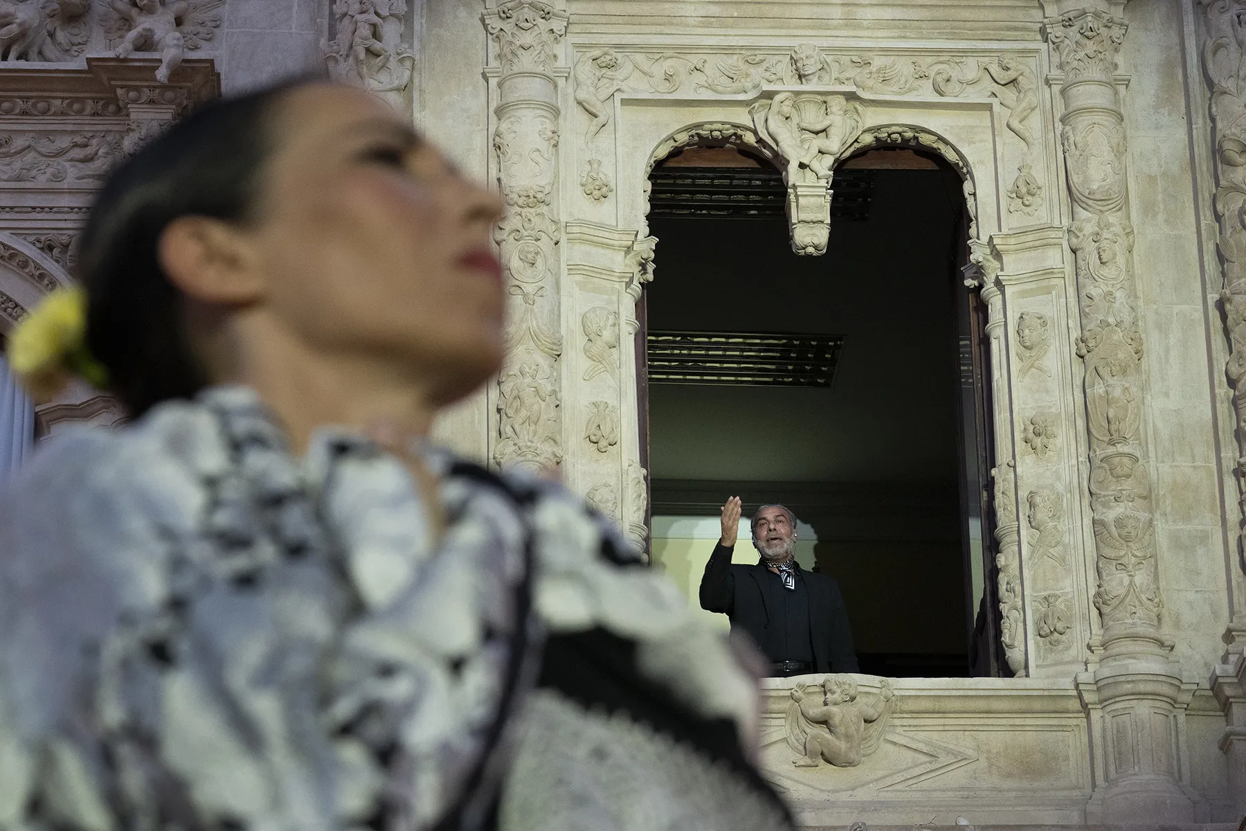 'Ecos primitivos. Cante en altura. Danza en tierra'. Pregón de la XXIV Bienal de Sevilla. Plaza de San Francisco. 9 sep 2026. Foto: Laura León / Bienal