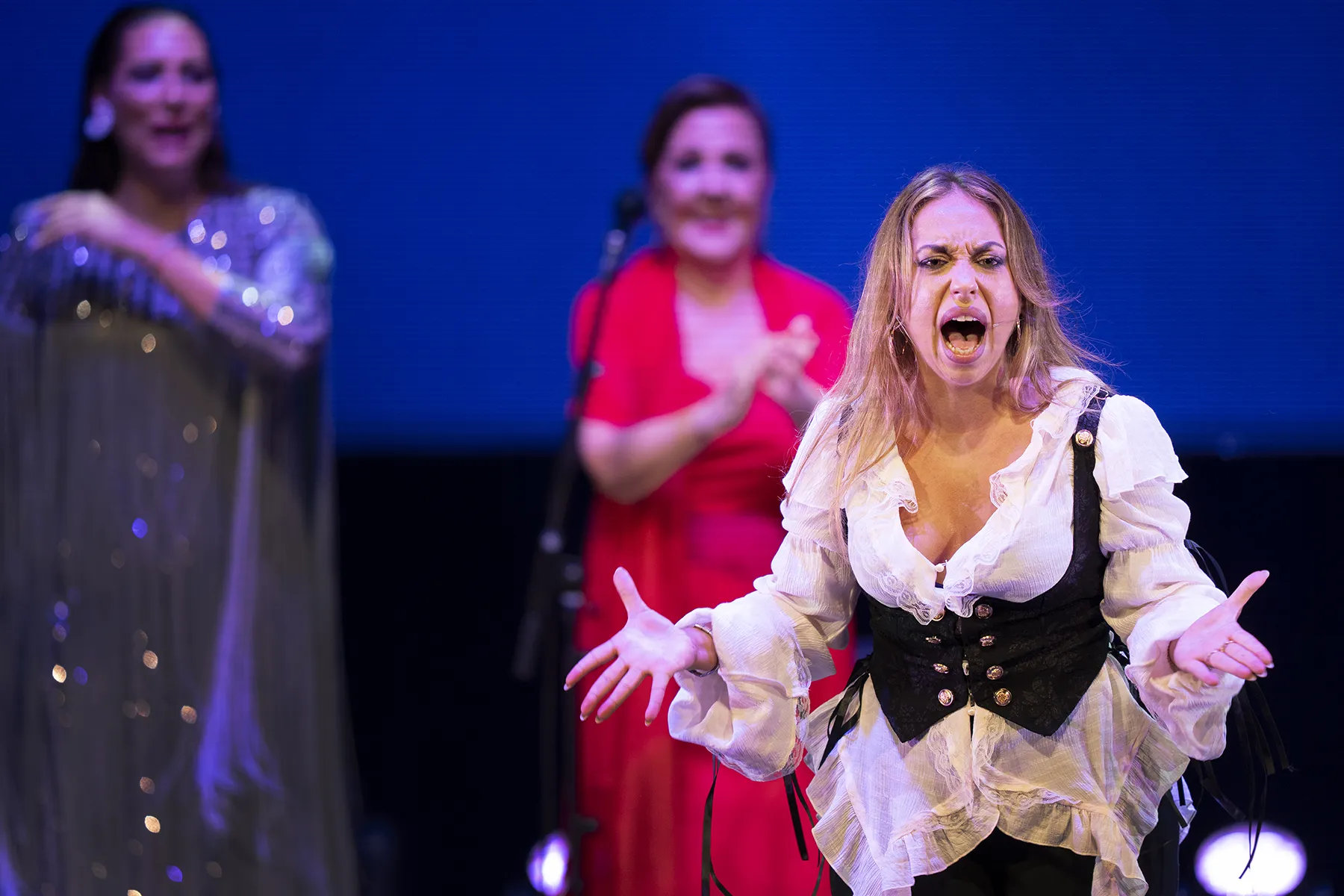 'Perlas a millares (30º aniversario de la Antología de la Mujer en el Cante)', de Carmen Linares. XXIV Bienal de Flamenco de Sevilla. Teatro de la Maestranza. 3 oct 2026. Foto: Archivo fotográfico Bienal @Laura León