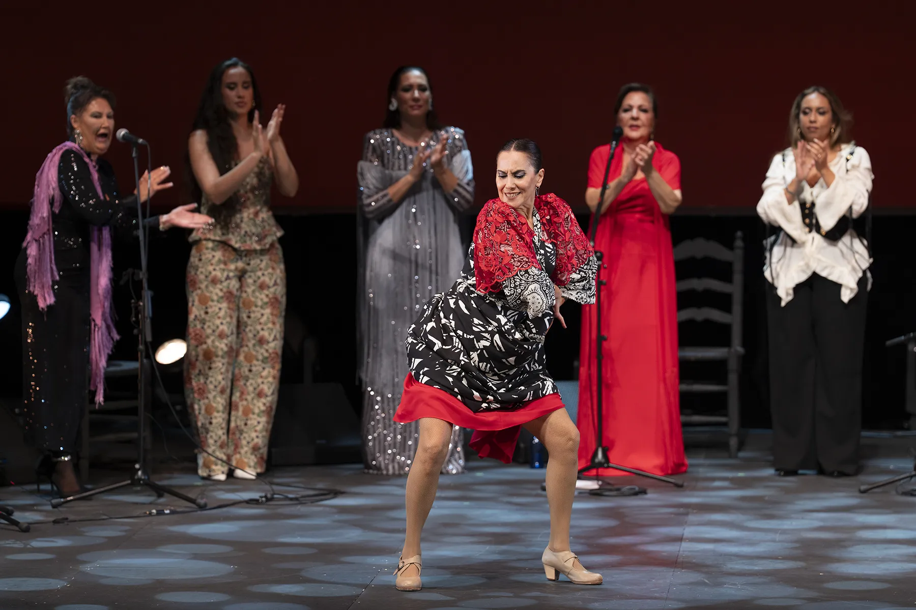 'Perlas a millares (30º aniversario de la Antología de la Mujer en el Cante)', de Carmen Linares. XXIV Bienal de Flamenco de Sevilla. Teatro de la Maestranza. 3 oct 2026. Foto: Archivo fotográfico Bienal @Laura León