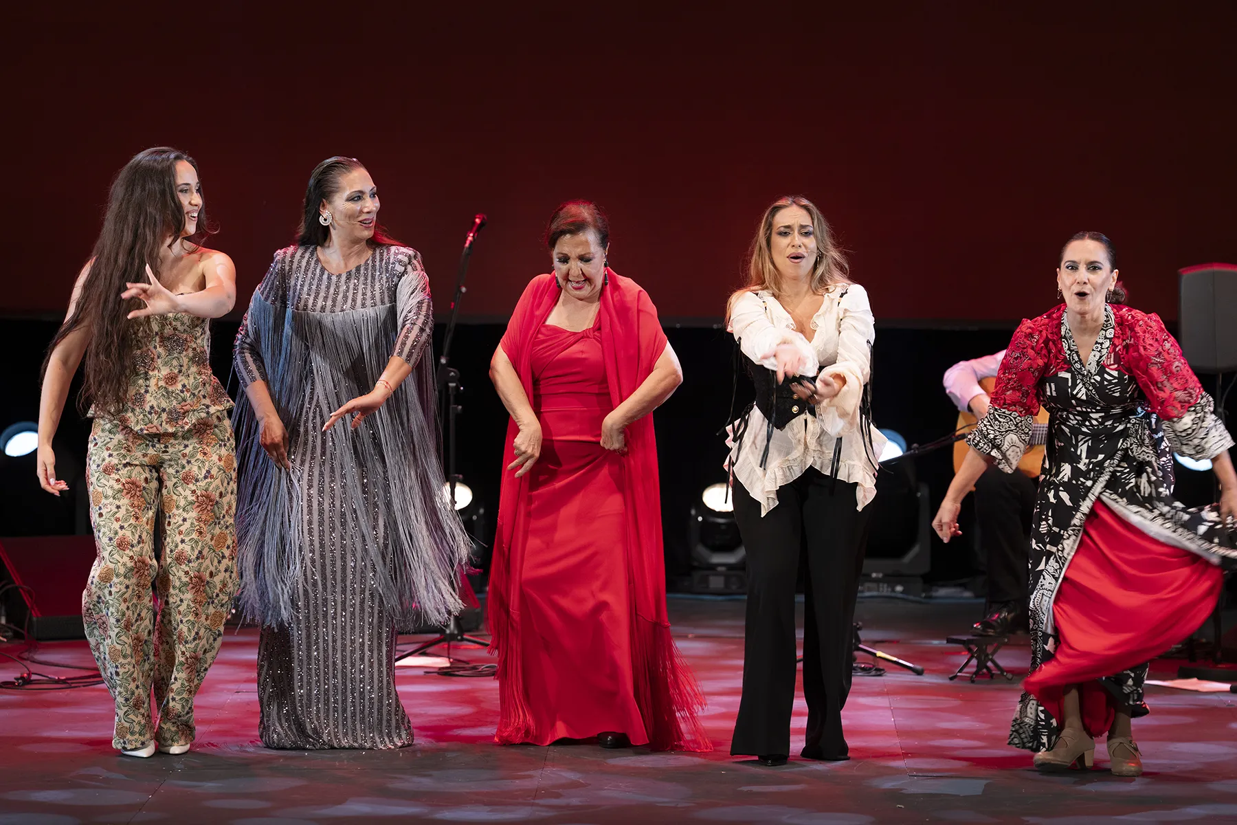 'Perlas a millares (30º aniversario de la Antología de la Mujer en el Cante)', de Carmen Linares. XXIV Bienal de Flamenco de Sevilla. Teatro de la Maestranza. 3 oct 2026. Foto: Archivo fotográfico Bienal @Laura León