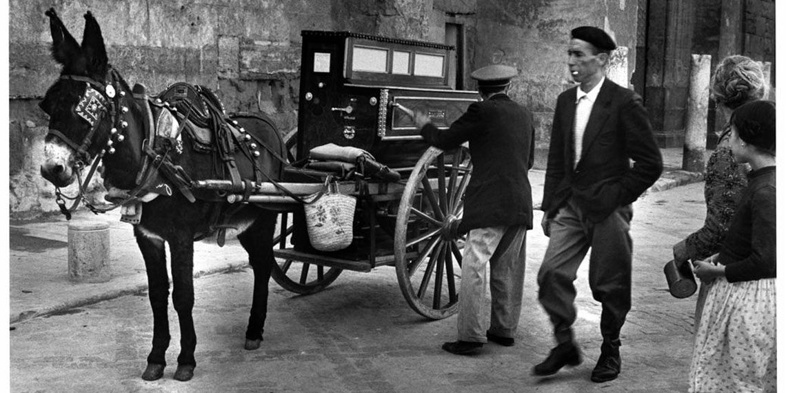 Organillero. Foto: Inge Morath (1954)