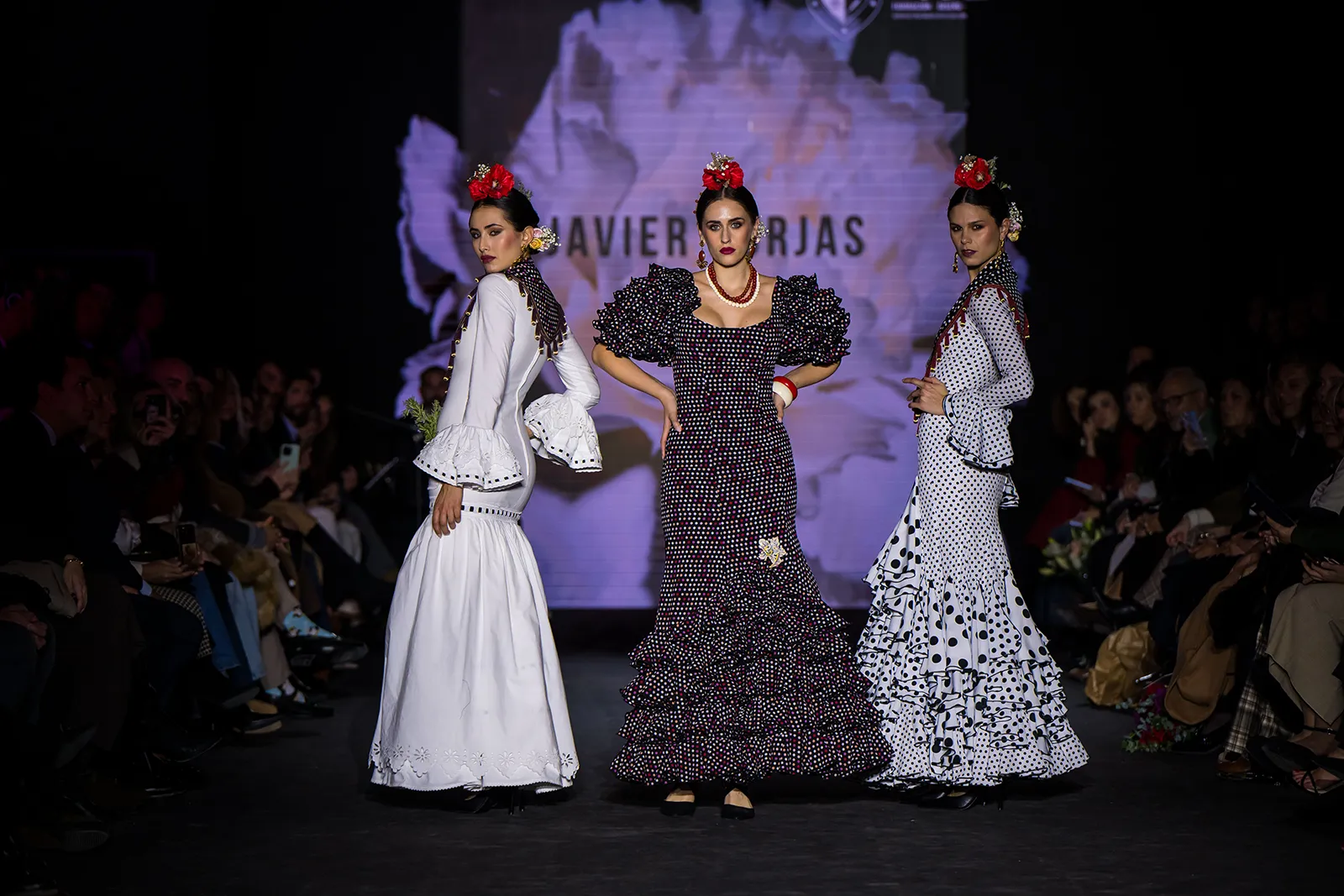 Diseños de la Cátedra Flamentex en la pasarela We Love Flamenco. Foto: Escuela Superior Sevilla De Moda ESSDM