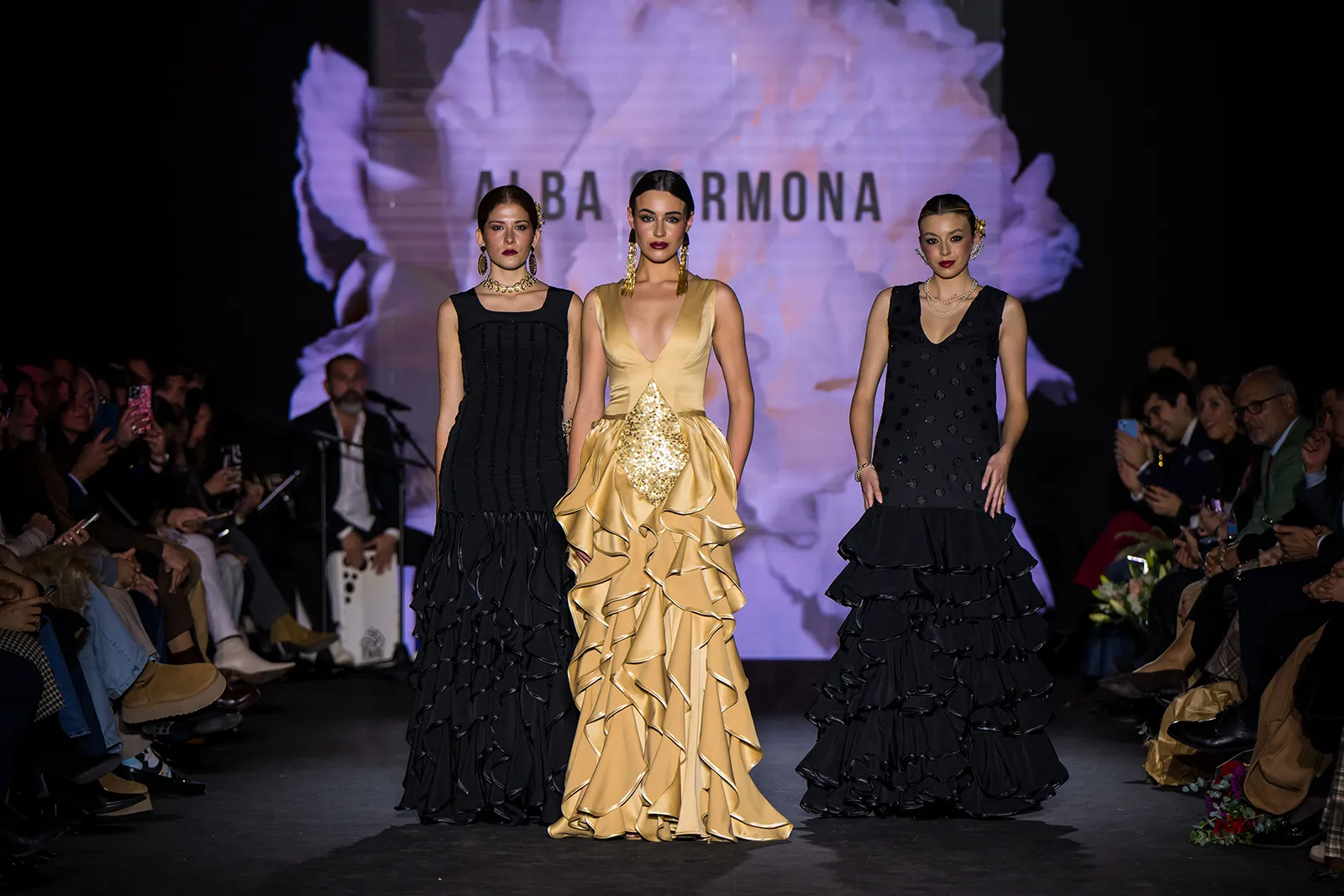 Diseños de la Cátedra Flamentex en la pasarela We Love Flamenco. Foto: Escuela Superior Sevilla De Moda ESSDM