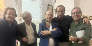 Fosforito y Manuel Martín Martín, en la final del Concurso de Jóvenes de Córdoba, 2024. Les acompañan, entre otros, Pepe de Lucía y Paco Peña. Foto: Archivo Martín Martín