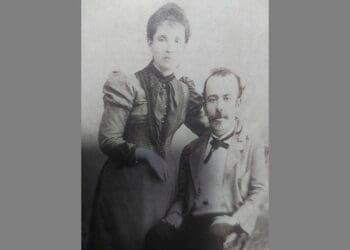 Antonio Machado Álvarez, con su esposa Ana Ruiz. Padres de los poetas. Exposición 'Los Machado, retrato de familia'. Fábrica de Artillería, Sevilla.