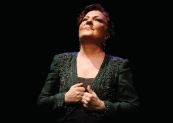 Carmen Linares