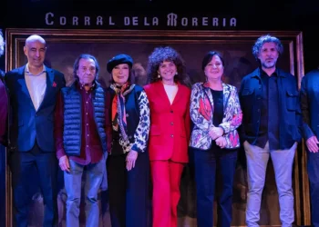 Presentación del III Festival Bierzo al Toque. José Manuel Gamboa, Juan Manuel del Rey, Pepe Habichuela, Blanca del Rey, Concepción Fernández Díez, Carmen Linares, Arcángel y Miguel Morán.