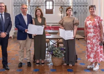 Firma del acuerdo entre Paradores y el Festival Flamenco de Mérida. Foto: Paradores